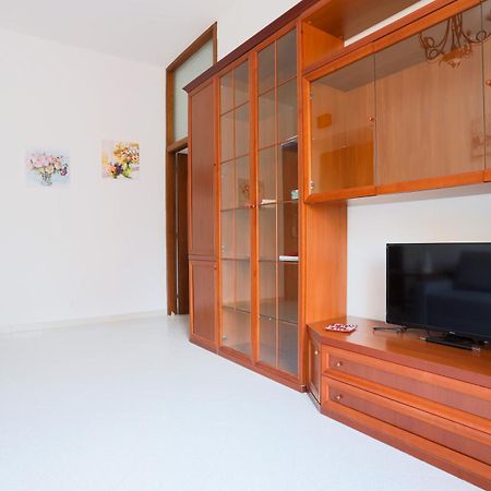 Bright Apartment Near The Sea With Parking Salerno Exterior foto