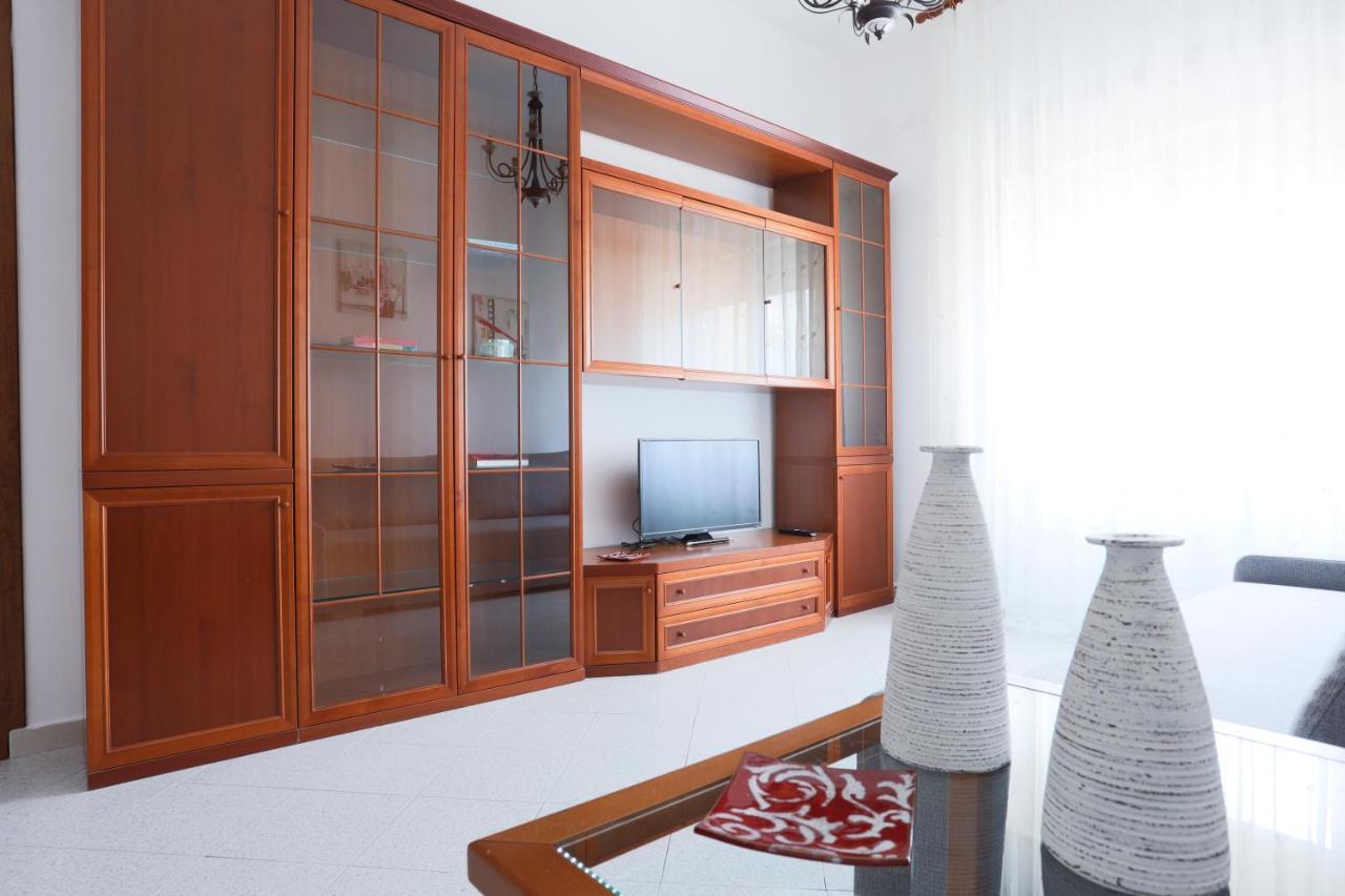 Bright Apartment Near The Sea With Parking Salerno Exterior foto