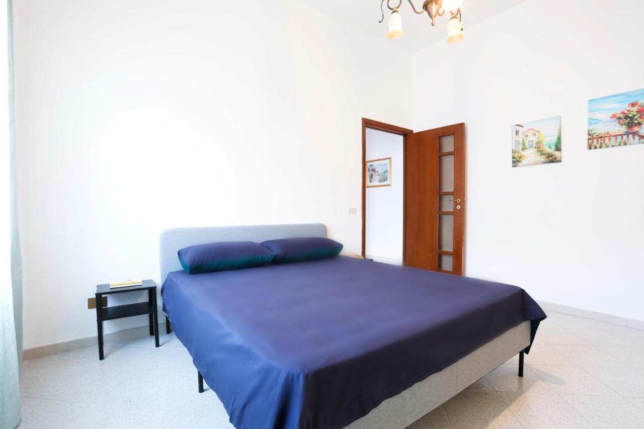 Bright Apartment Near The Sea With Parking Salerno Exterior foto