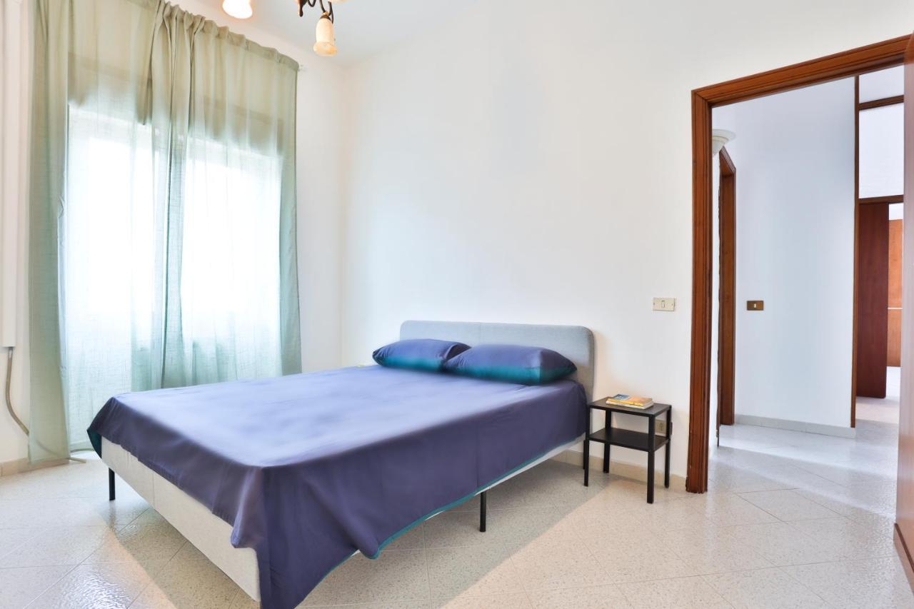 Bright Apartment Near The Sea With Parking Salerno Exterior foto
