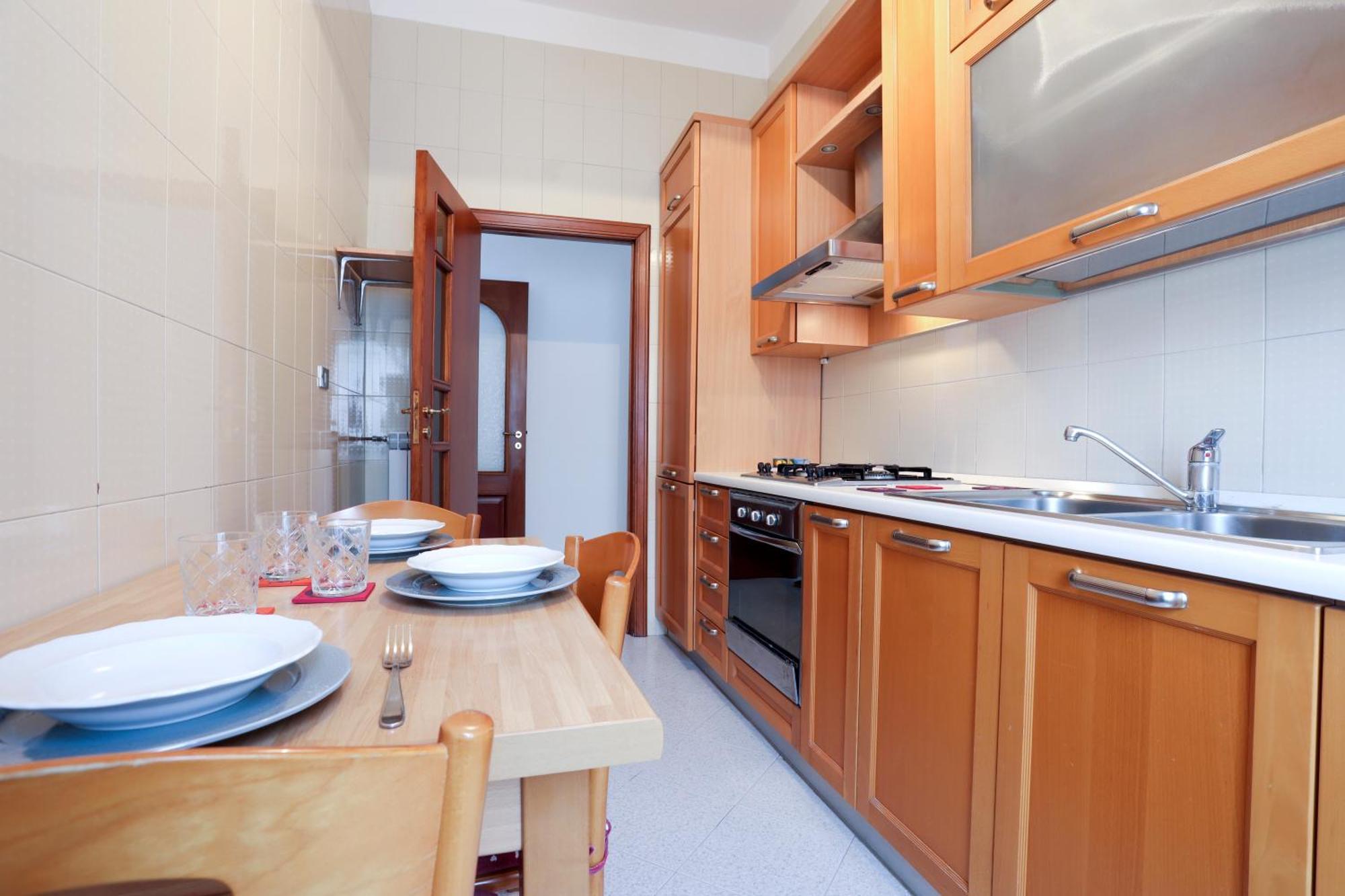 Bright Apartment Near The Sea With Parking Salerno Exterior foto