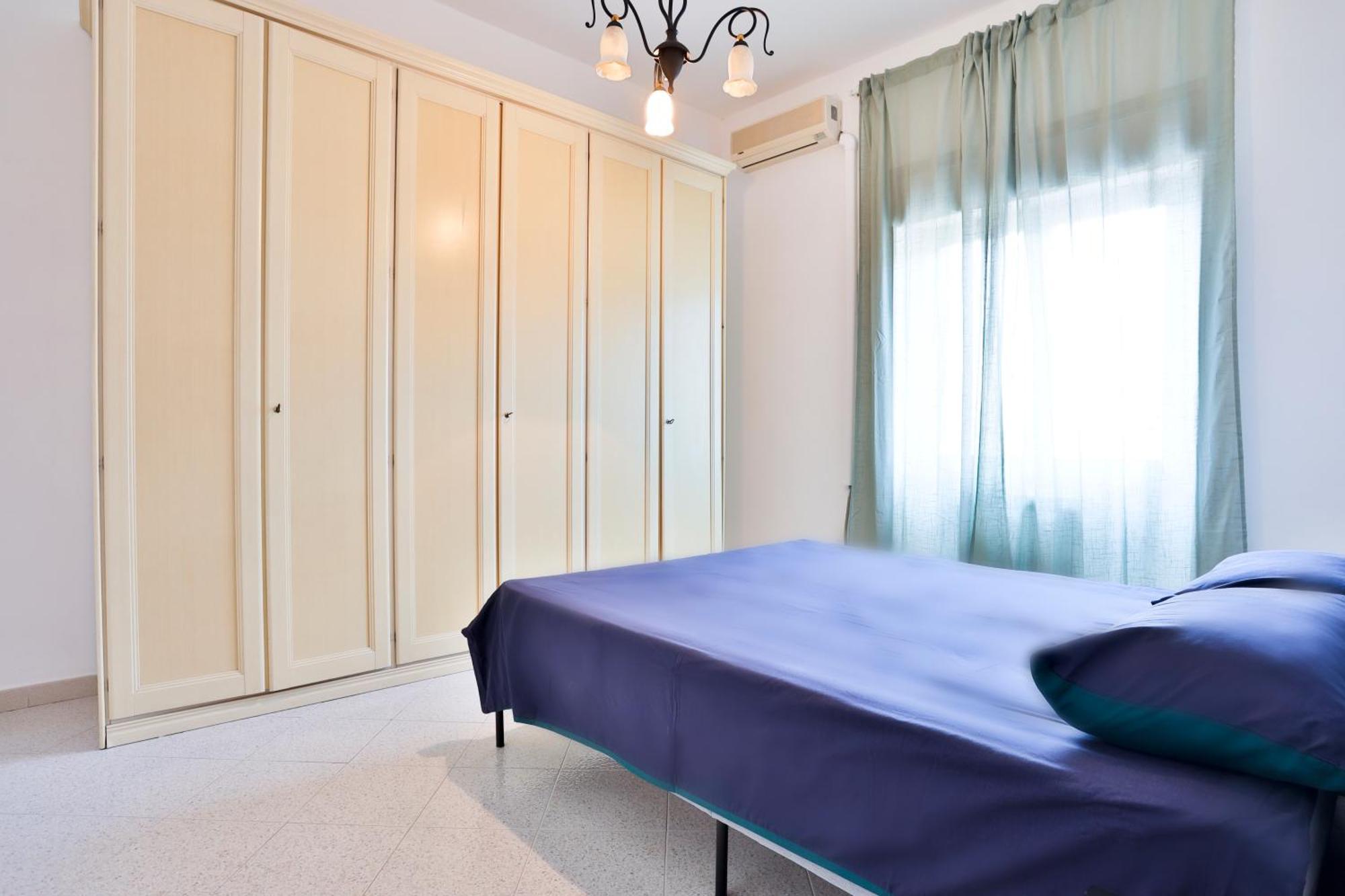Bright Apartment Near The Sea With Parking Salerno Exterior foto