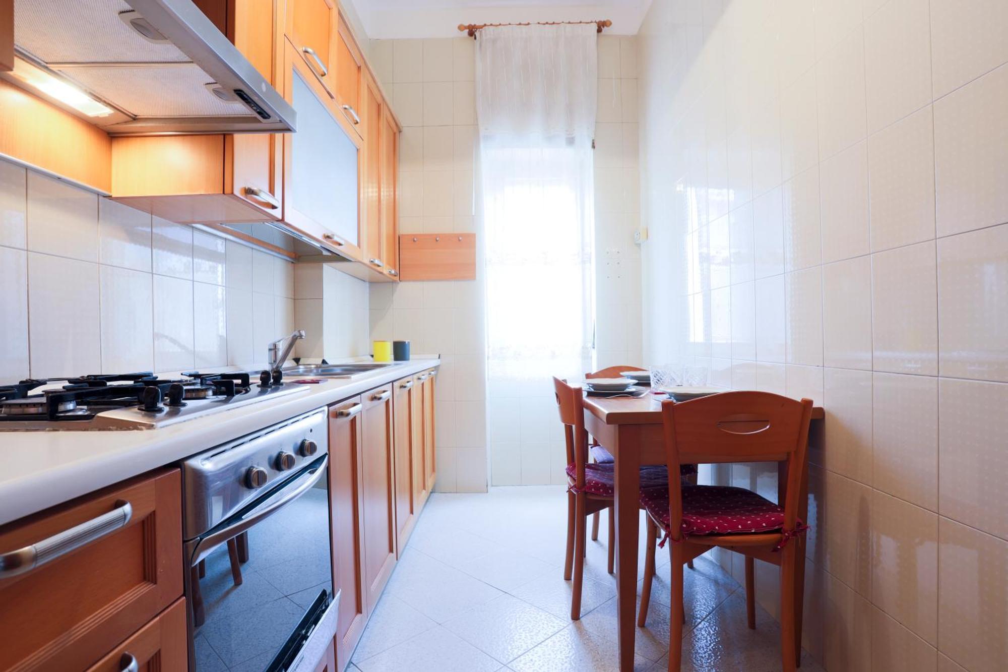 Bright Apartment Near The Sea With Parking Salerno Exterior foto